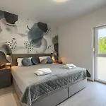 Laura By Istra Vacation Villa *