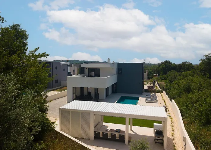 Laura Villa Ližnjan