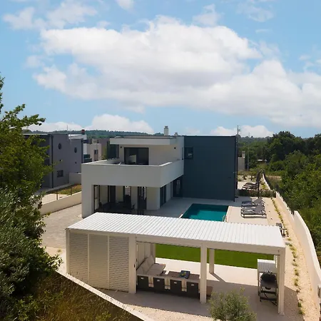 Laura By Istra Vacation Villa Liznjan